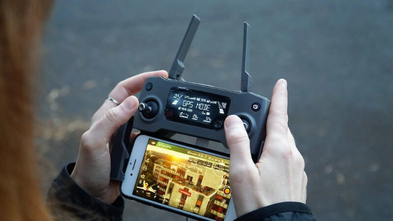 Drohnenfahrt über Cornelsen in Berlin